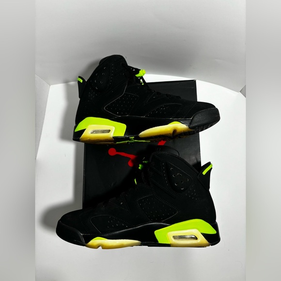 Air Jordan 6 'Electric Green' 2021 - Picture 3 of 8